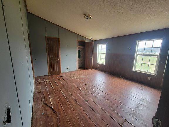 5th image of 171 Alexander Crossing Dr