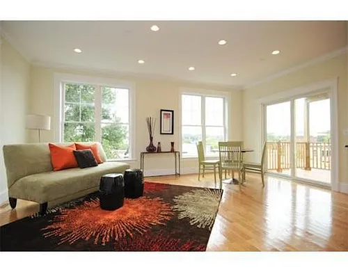 20 Fisher Ave #1 Photo 1