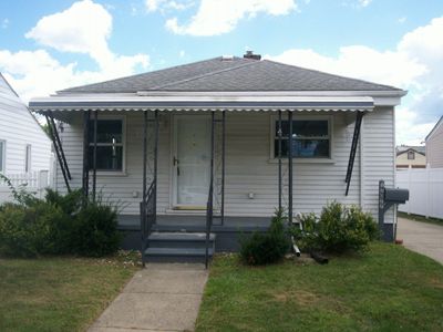 17077 Valade St, Riverview, MI, 48193