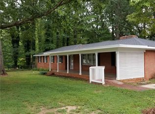 2114 Lynwood Dr, Greensboro, NC 27406