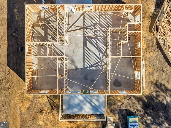 2nd image of 101 Bluegill Rd