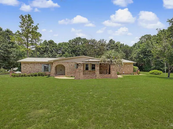 5580 Woodridge Dr, Milton, FL 32570