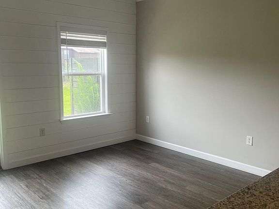 2nd image of 1812 Stable Ln