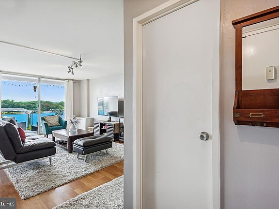 2nd image of 10201 Grosvenor Pl APT 1221