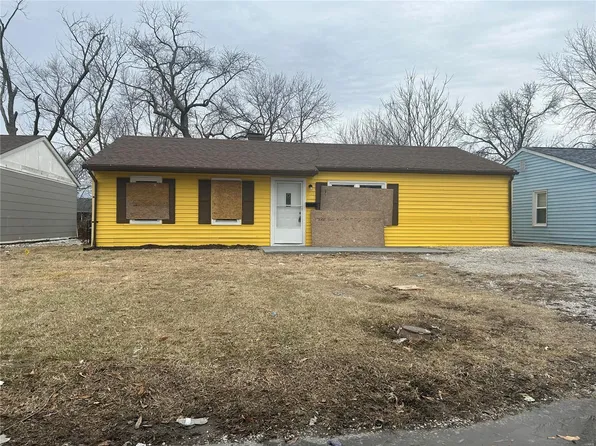 725 Saint Norbert Dr, Cahokia, IL 62206