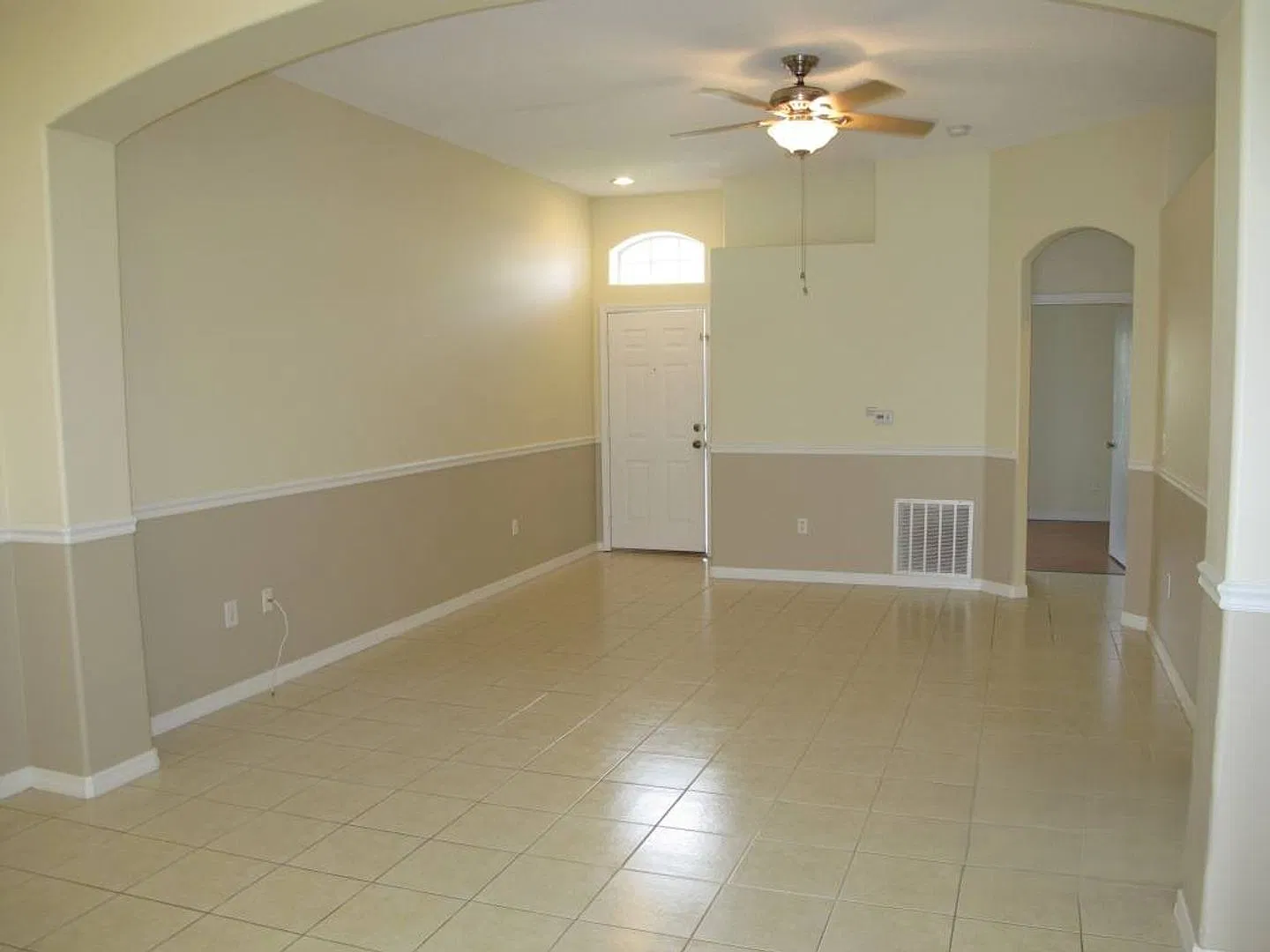 Beautiful Single Story Townhome in Keystone at Meadow Woods — Photo 2