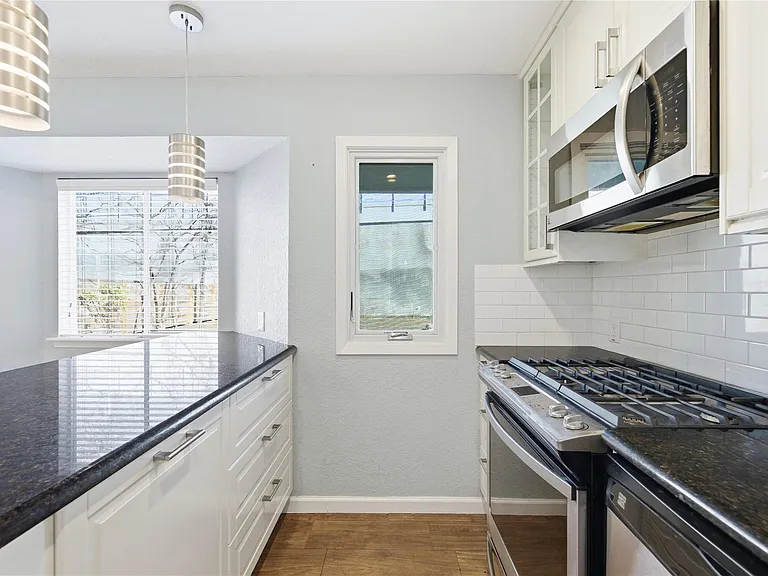 1704 Cherry Orchard Dr — Photo 9