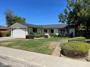 1613 Holland Ave, Clovis, CA 93611