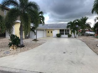 3815 Royal Palm Dr, Bradenton, FL 34210