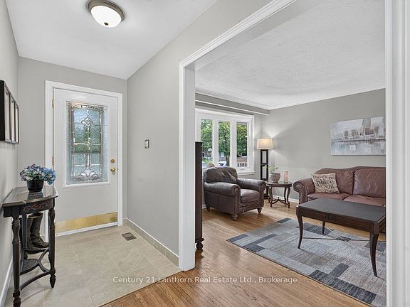 4th image of 333 Jeffcoat Dr