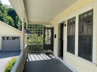 32 Oak St #3, Brattleboro, VT 05301