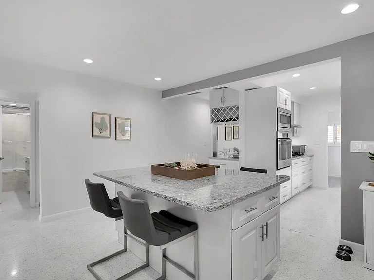 1012 Langer Way — Photo 7