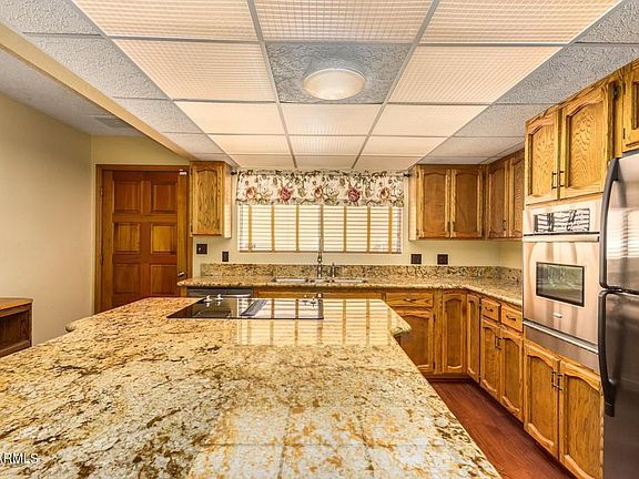 5th image of 3644 W Palmaire Ave