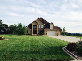 801 Crestwood Dr, Prestonsburg, KY 41653