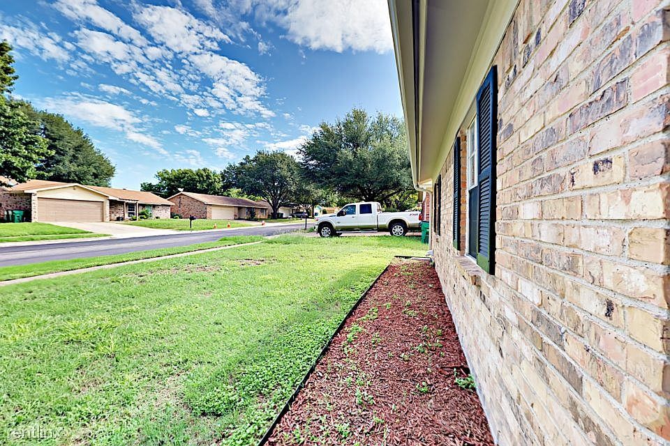 6012 Hillcrest Drive Watauga TX