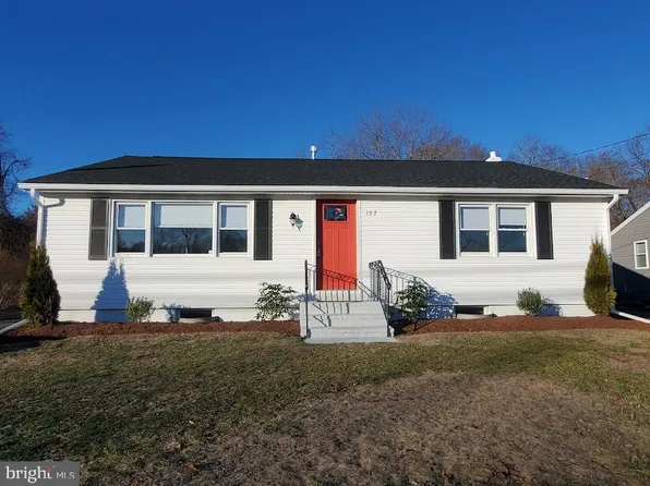 157 W Hampton St, Pemberton, NJ 08068