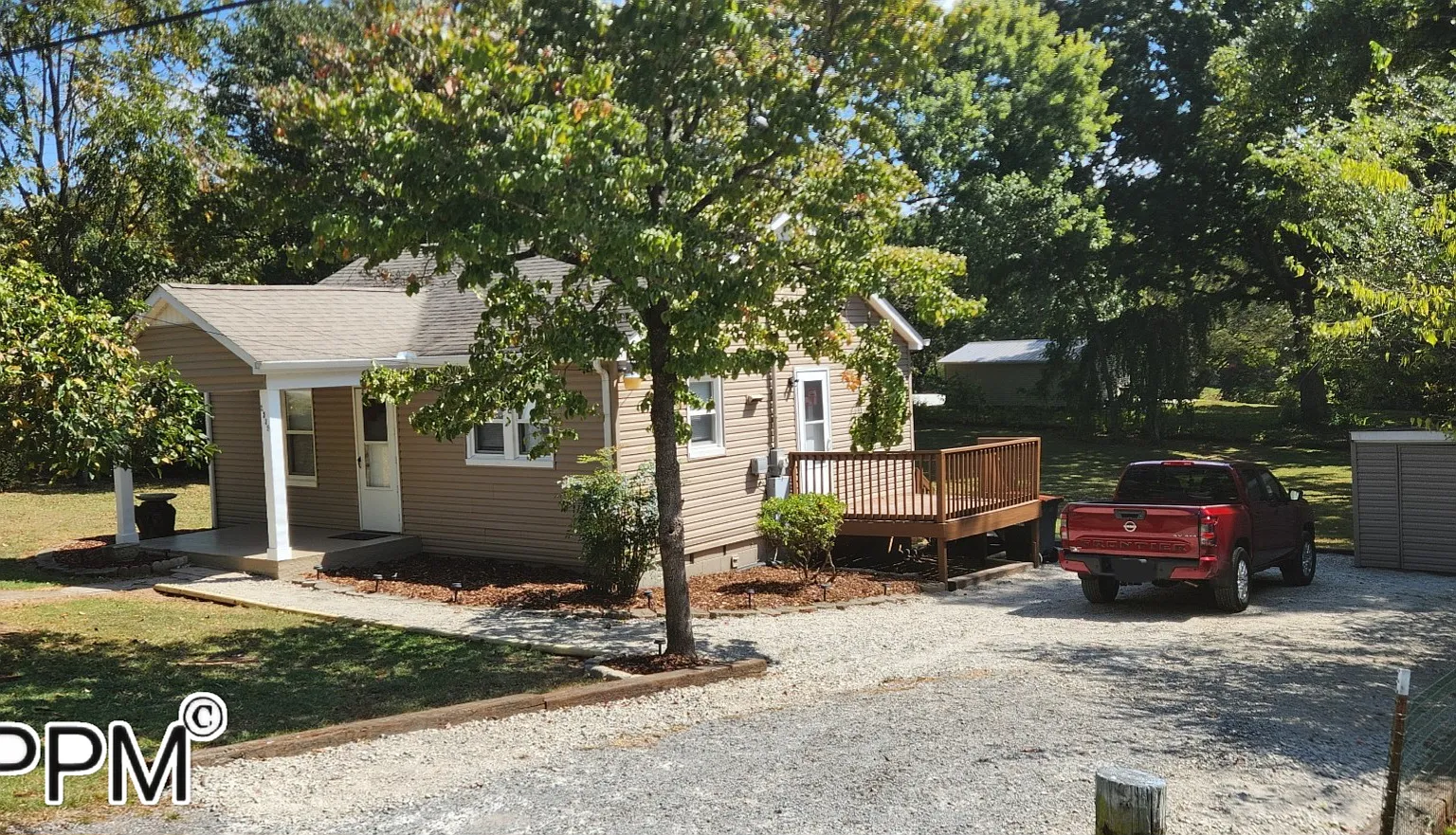 2 bed, 768 sqft, $1,600 — Photo 2