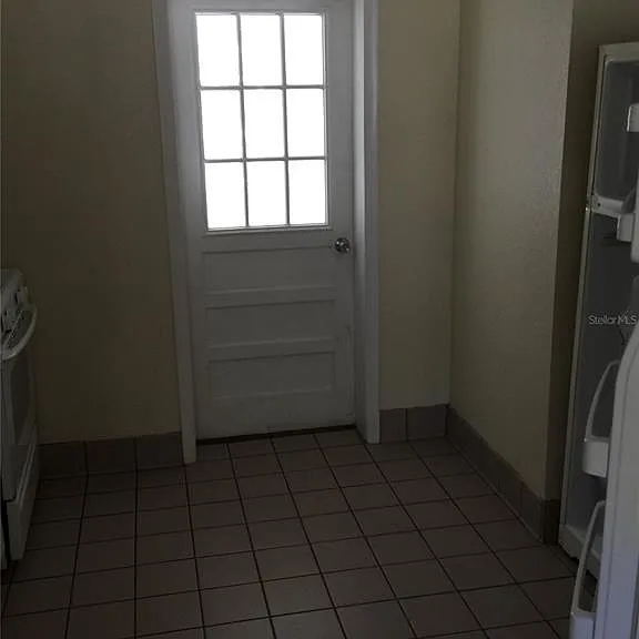 2417 Golfview St — Photo 9