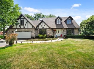 4S064 Hazelcrest Dr, Sugar Grove, IL 60554