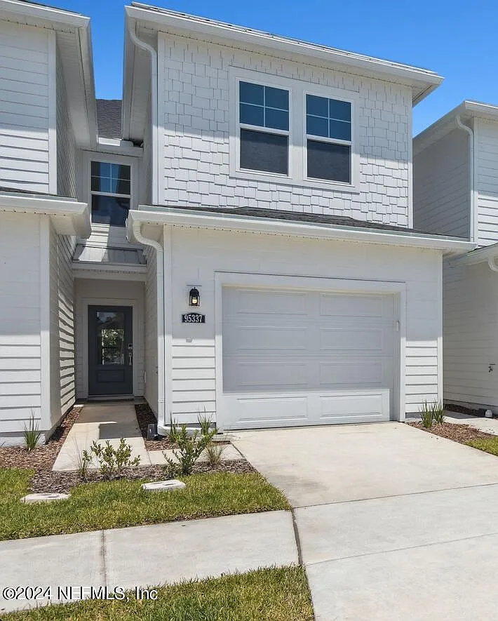 3 bed, 2.5 bath, 1795 sqft, $2,389 — Photo 1