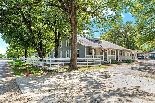 720 Pritchett Ln Photo 1