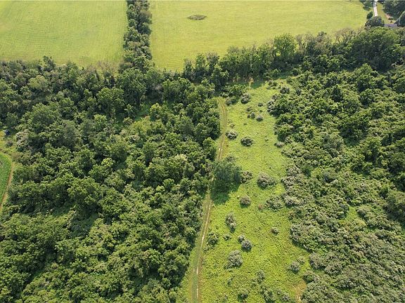 2nd image of 213 E Turnpike Rd