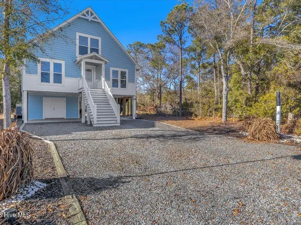129 N Middleton Avenue, Oak Island, NC 28465