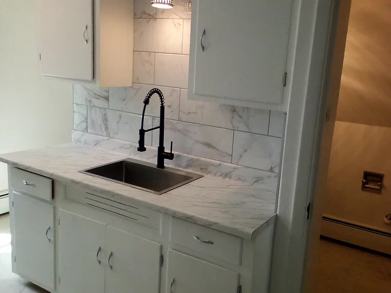 548 10th St #3 — Photo 9