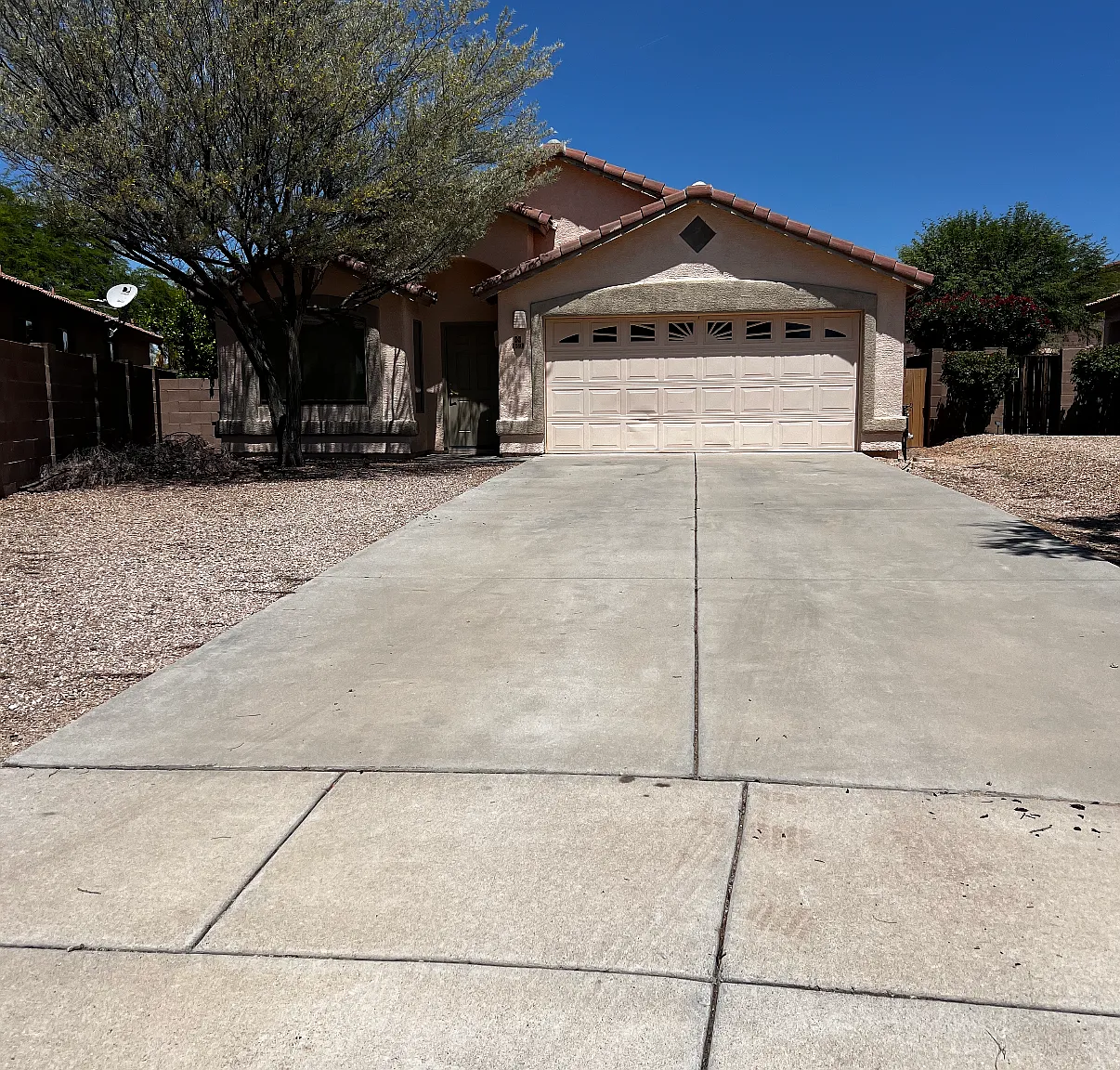 4 Bedroom with Pool — Photo 1