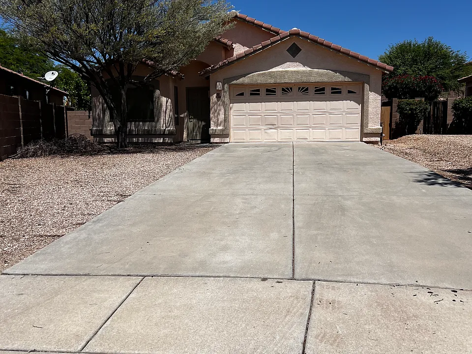 5598 W Crimson Bluff Dr