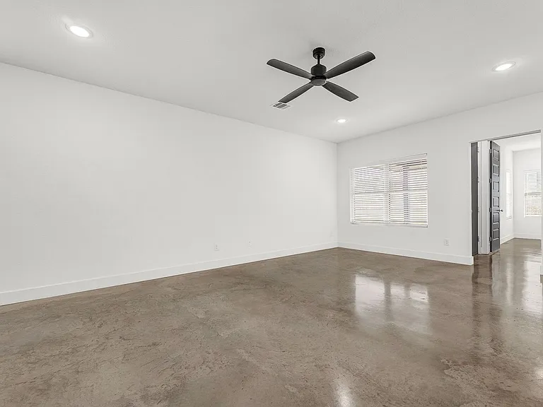 3008 Alpha Wolf Ct — Photo 4