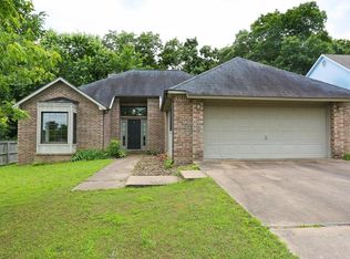 801 Foxfire Ln, Bentonville, AR 72712