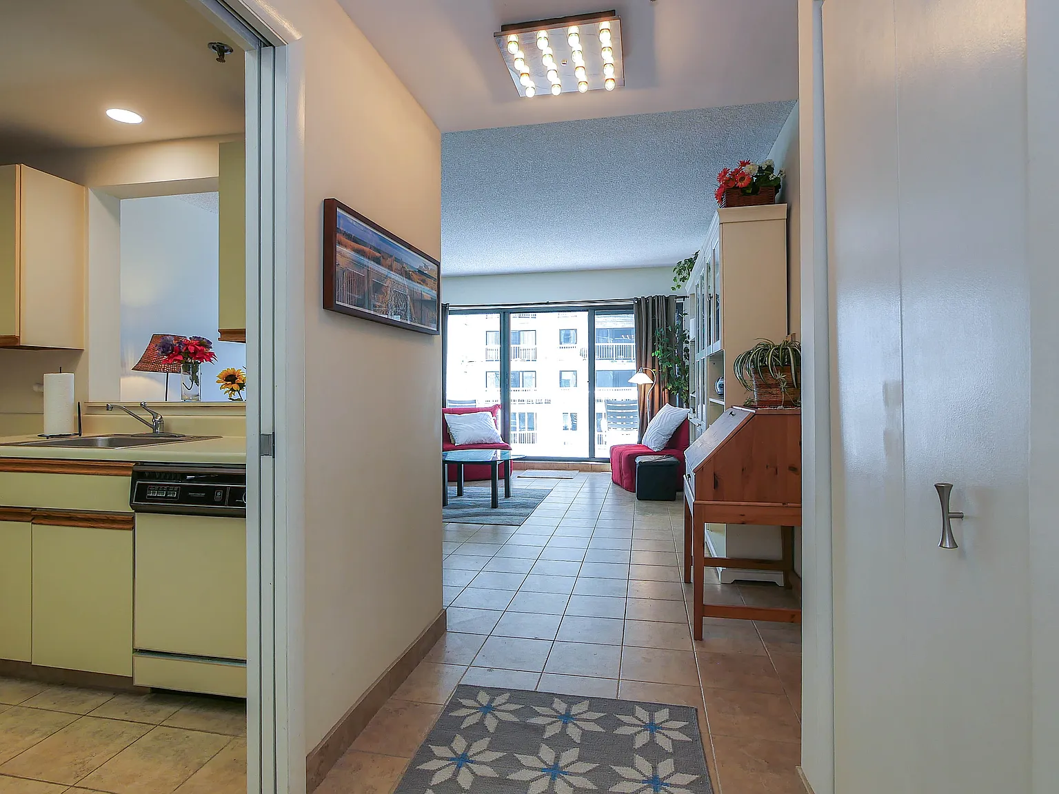 1 bed, 1.5 bath, 872 sqft, $2,000 — Photo 3