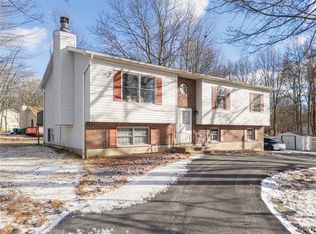 2123 Valley View Dr, Bushkill, PA 18324
