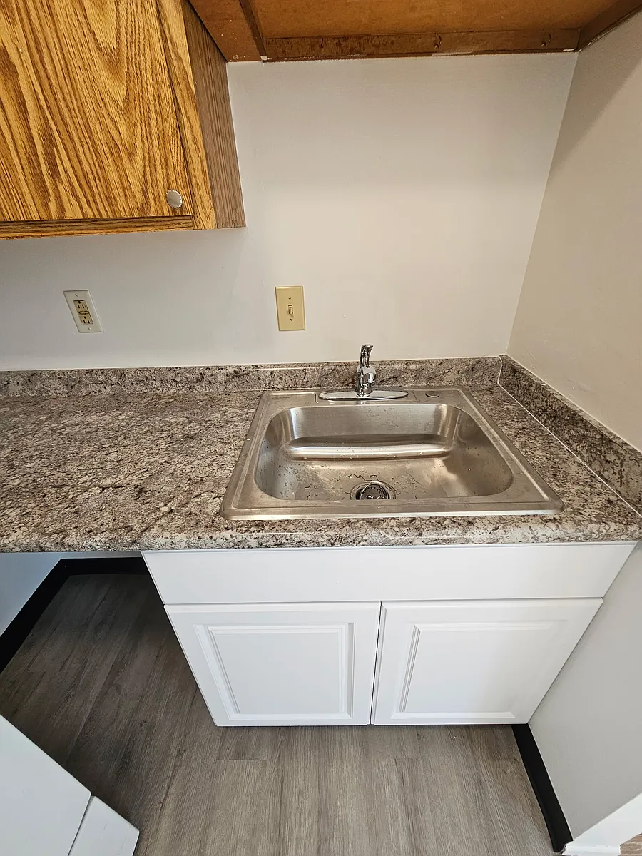 Building Photo - 1812 S Braddock Ave #104