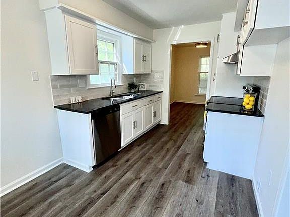 3rd image of 7861 Kessler Ln