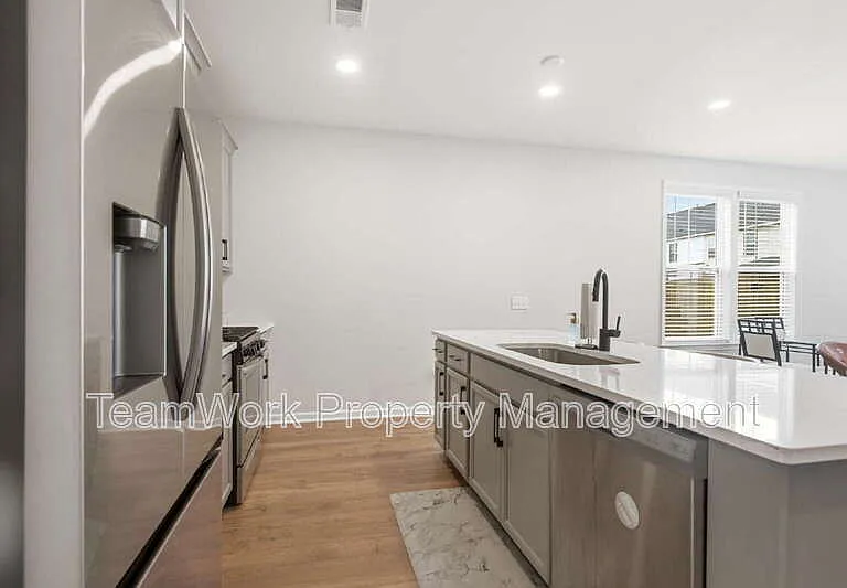 506 Green Fern Dr — Photo 8