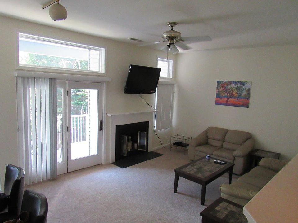 2nd image of 4107 Claremont Ct