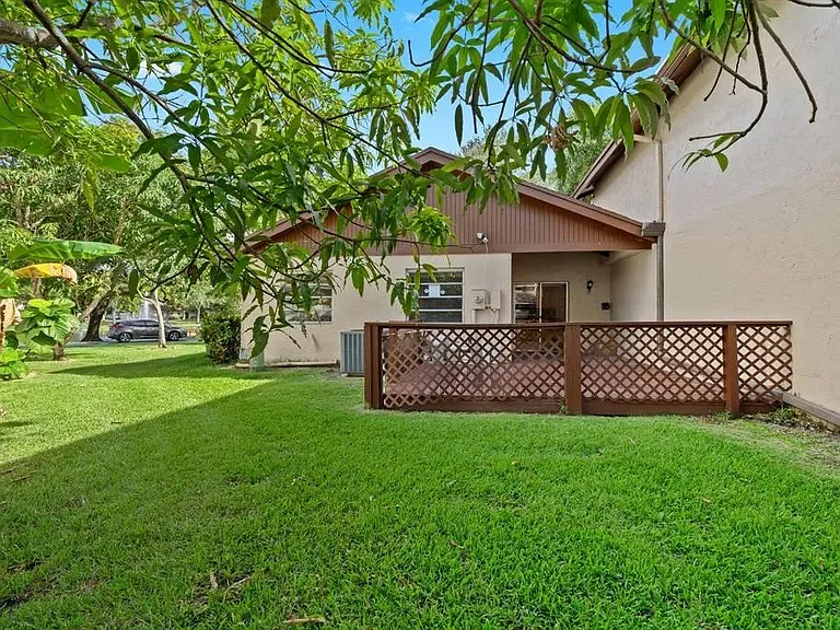 2229 Nova Village Dr — Photo 5