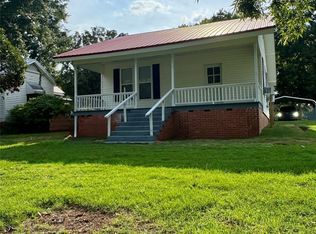 411 Riverside Dr, Tallassee, AL 36078