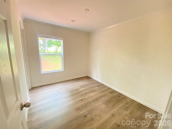 4th image of 2949 Piney Rd