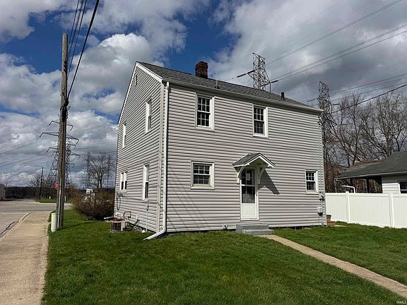 2nd image of 2827 Lincolnway St