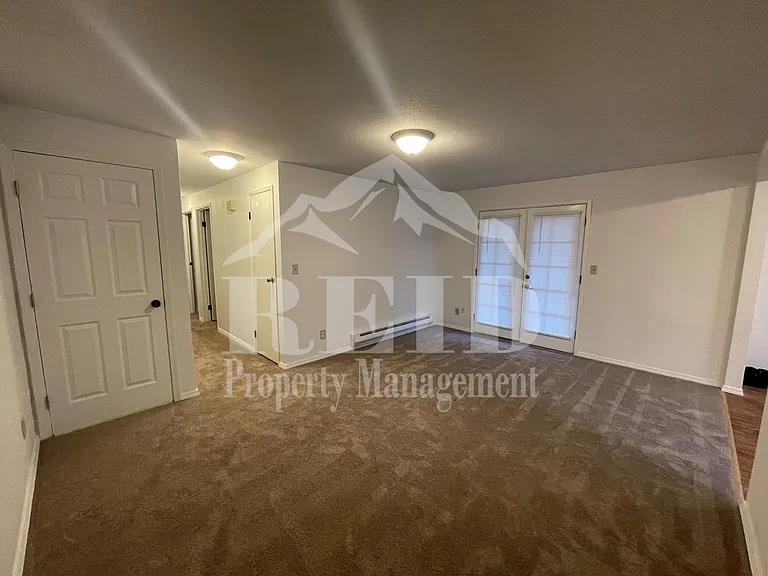 512 S Constitution Ave — Photo 6
