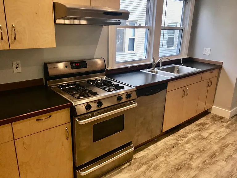 111 Grant St #2 — Photo 1