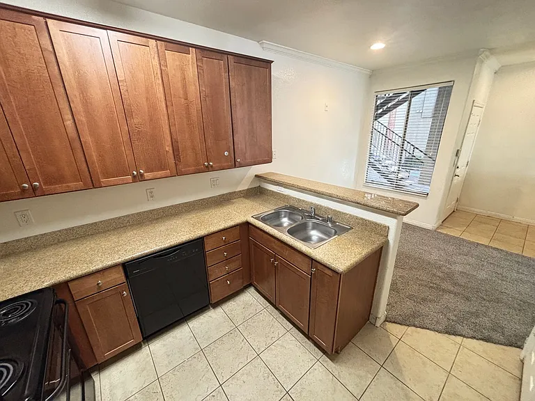 4400 S Jones Blvd #1041 — Photo 9