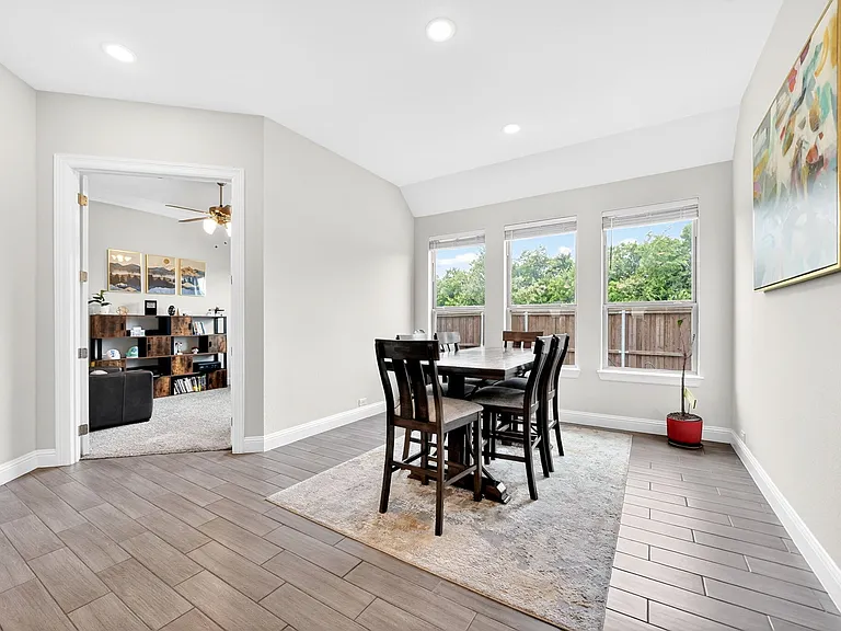 525 Goose Lake Dr — Photo 12