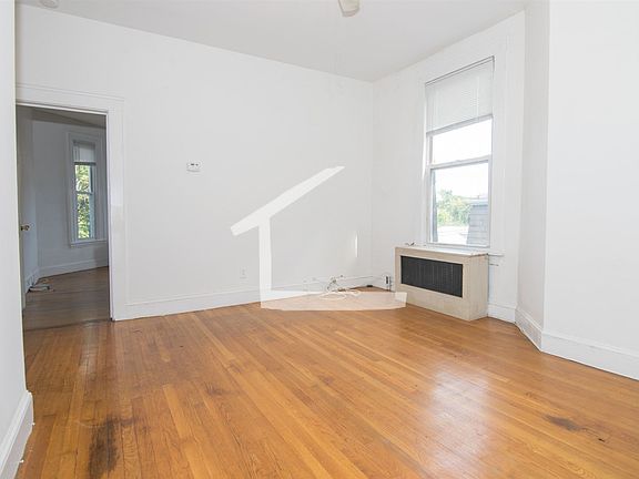 385W5d975ced31269
