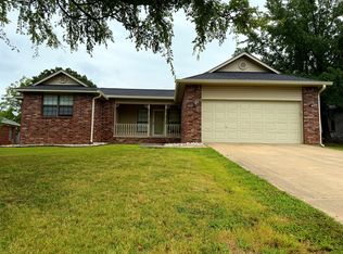 305 Preston Dr, Russellville, AR 72802
