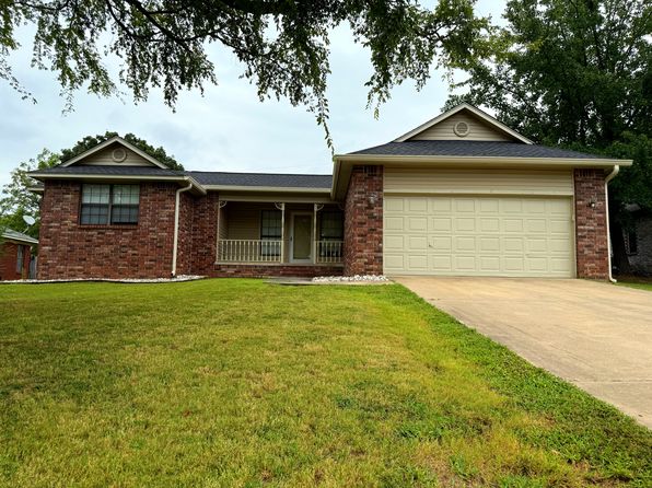 305 Preston Dr