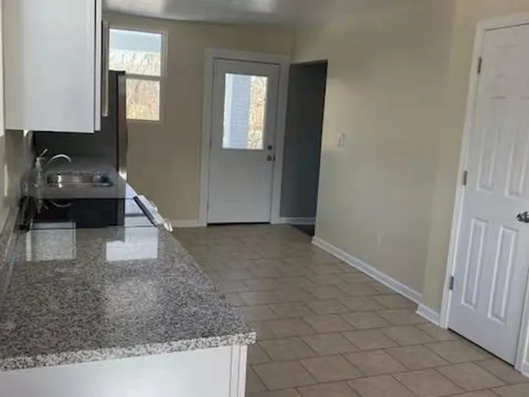 5600 Bridgetown Rd — Photo 6